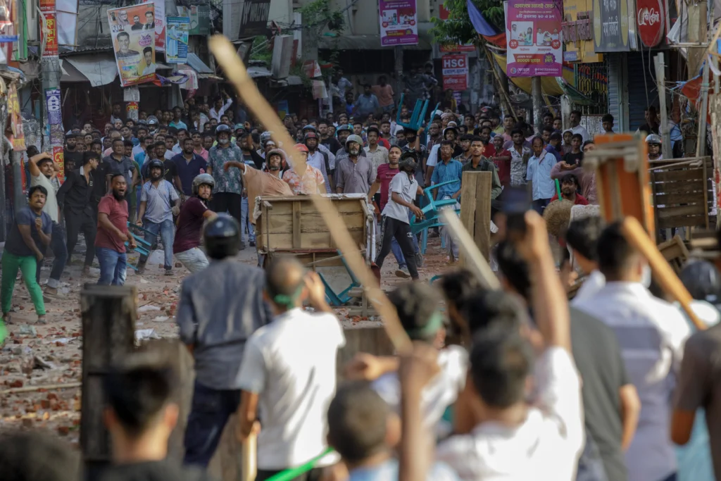 बांग्लादेश में विरोध प्रदर्शनों में छह लोगों की मौत