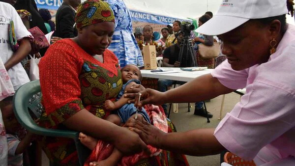 Malaria Vaccine 2024 | मलेरिया वैक्सीन: सीरम इंस्टीट्यूट ऑफ इंडिया-ऑक्सफोर्ड यूनिवर्सिटी की R21 खुराकें आइवरी कोस्ट में दी गईं | 2 Malaria Vaccine 2024 | मलेरिया वैक्सीन